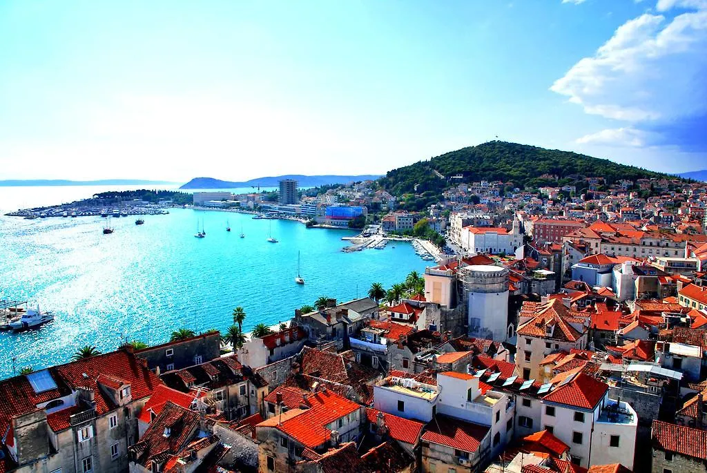 Apartment Leatoni Split 0*,  Croatia